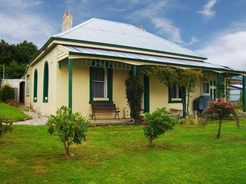 15 Campbelton Street, Lawrence