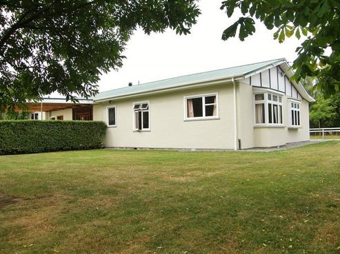 647 Lower Sefton Road, Sefton