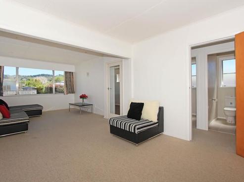 28 Foster Street, Taita