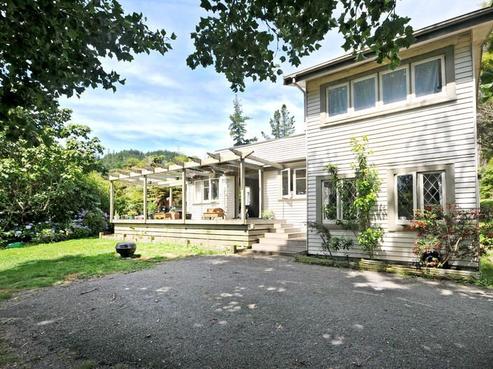 410 Mangaone South Road, Waikanae