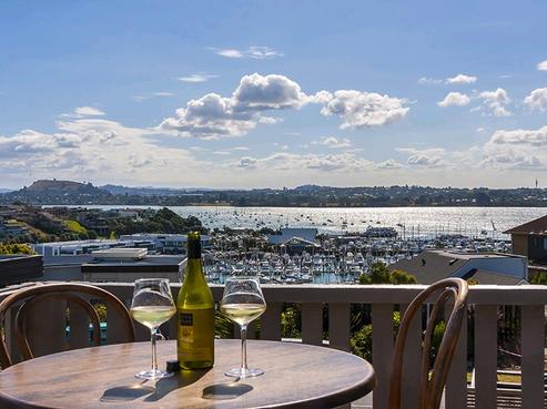 2/72 Takutai Avenue, Half Moon Bay