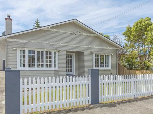47 Bristol Square, Central Hutt