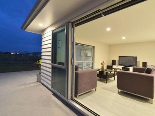 8 Sando Way, One Tree Point