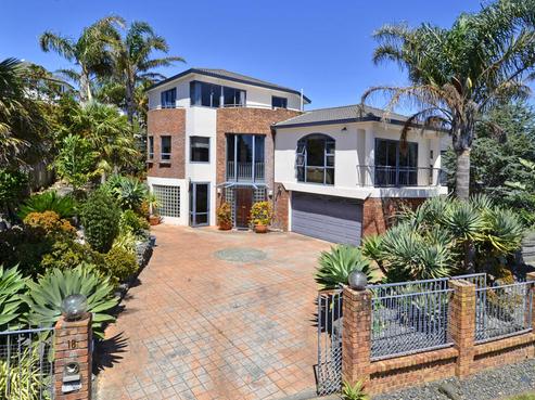 18 Ribbonwood Crescent, Goodwood Heights