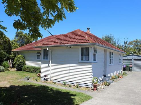 12 Elizabeth Place, Clive