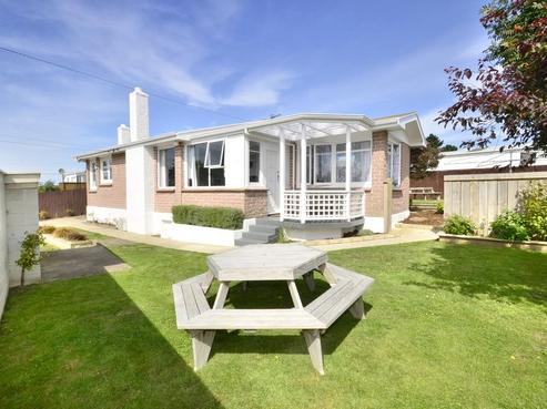 313 Highcliff Road, Highcliff