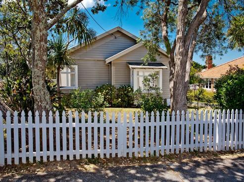 43 Hanlon Crescent, Narrow Neck
