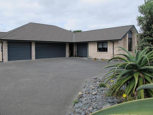 41 Lough Bourne Drive, Pukekohe