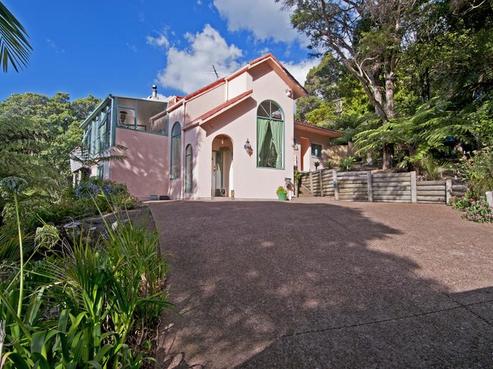714 West Coast Road, Oratia