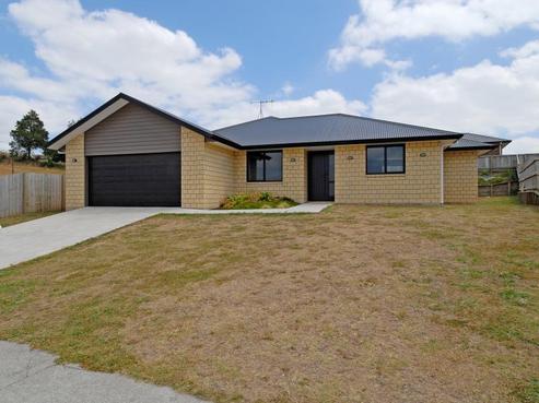 68 Farnborough Drive, Grandview Heights