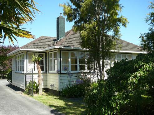 2B Brassey Road, Saint Johns Hill