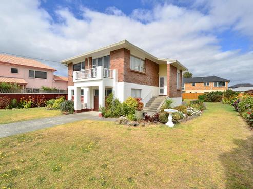 18 Pine Road, Orewa