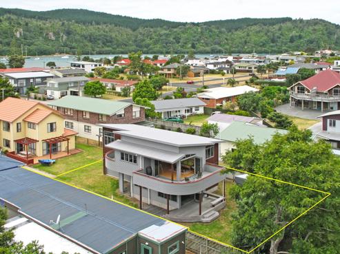 607B Harbour View Road, Whangamata