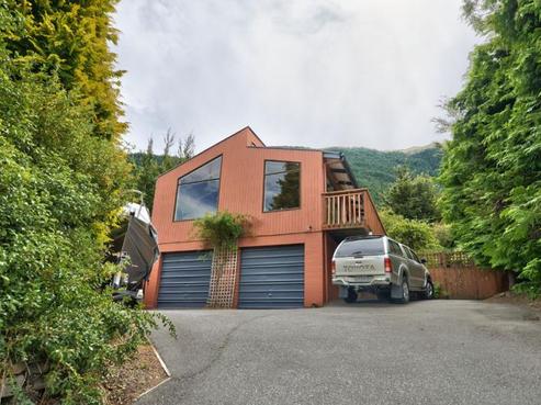 28 Williams Street, Fernhill/Sunshine Bay