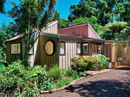 23 Opou Road, Titirangi