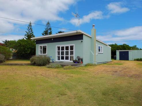 8 Raukawa Street, Himatangi Beach
