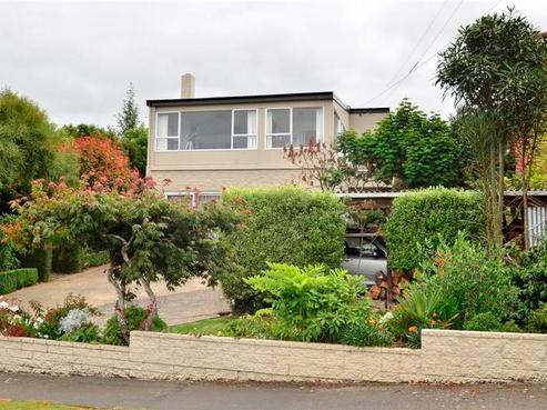 10 Lawson Street, Roslyn