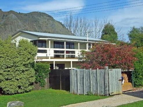 4 Clifton Road, Takaka