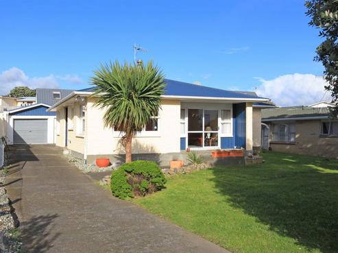 16 Anthony Grove, Paraparaumu Beach
