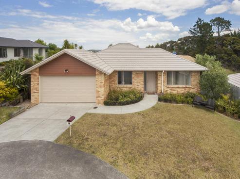 27 Carol Lee Place, Albany Heights