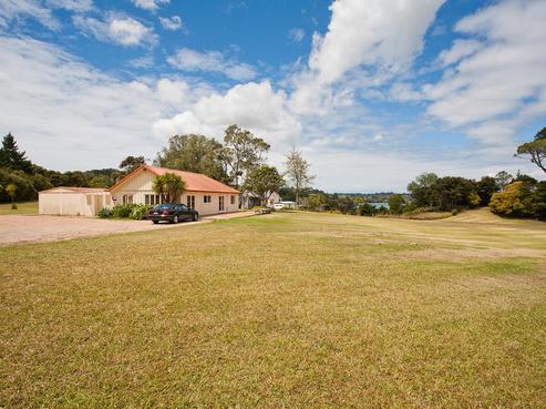 24 Merewhira Road, Paremoremo