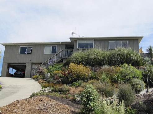 83 Tasman Road, Otaki Beach