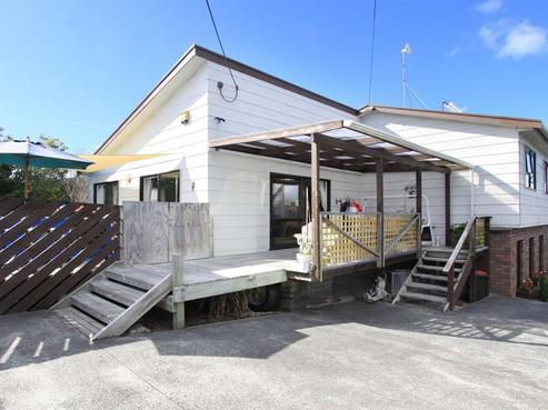 1395 Whangaparaoa Road, Army Bay