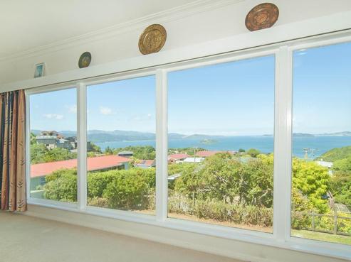 5 Titiro Moana Road, Korokoro