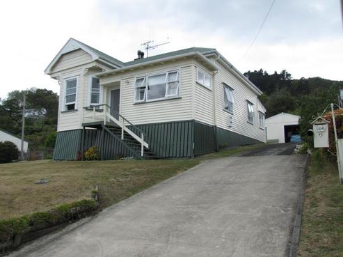 606 Augustus Street North, Thames
