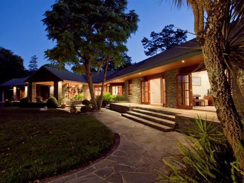 27 Pollock Drive, Chartwell