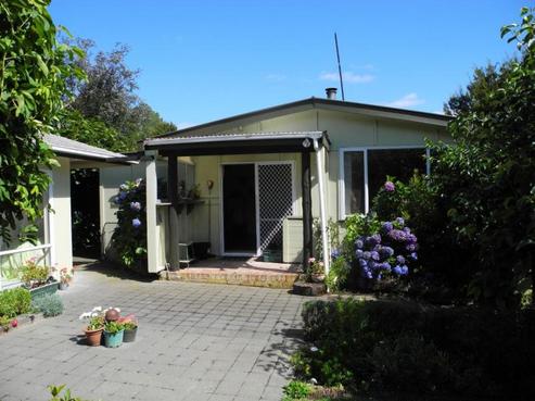1 Kotlowski Road, Takamatua