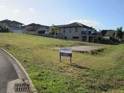 16 Highgrove Drive, Grandview Heights