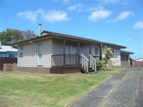 64 Burundi Avenue, Clendon Park