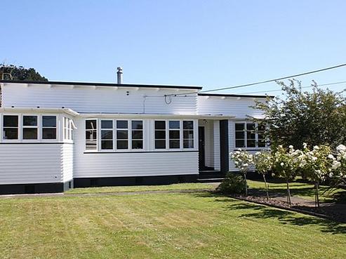 185 Whites Line East, Waiwhetu