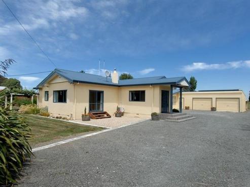 1920 Pakowhai Road, Pakowhai