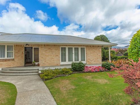 8 Saulbrey Grove, Woburn