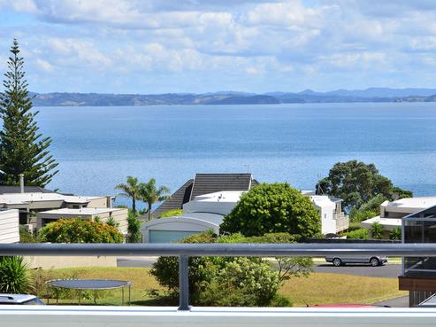9 Pacific Parade, Army Bay