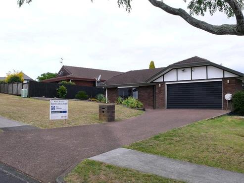 2 Billabong Place, Botany Downs