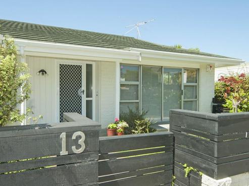 13 Willoughby Street, Woburn