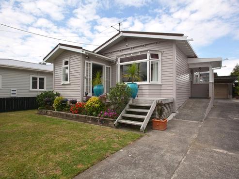 90 Huia Road, Point Chevalier
