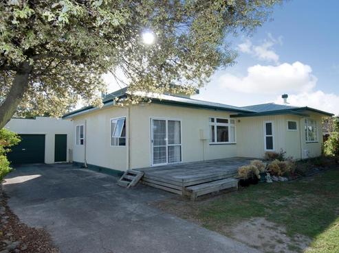 808 Lyell Street, Akina