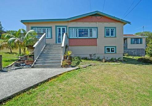 11 Nelson Avenue, Surfdale