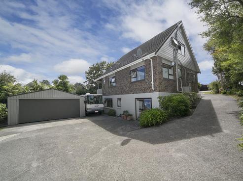 25 Pokapu Street, Titirangi