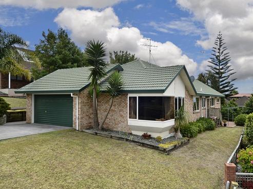 12 Cambric Place, Botany Downs