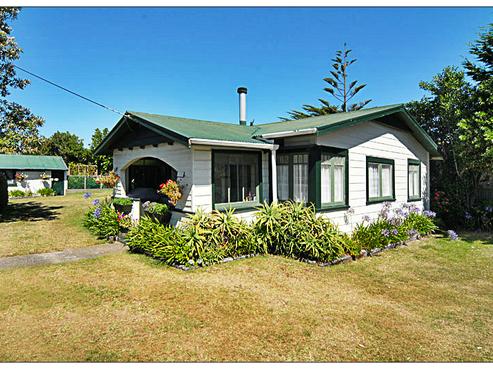 4 Muaupoko Street, Hokio Beach