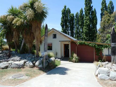 60 Lagoon Avenue, Albert Town