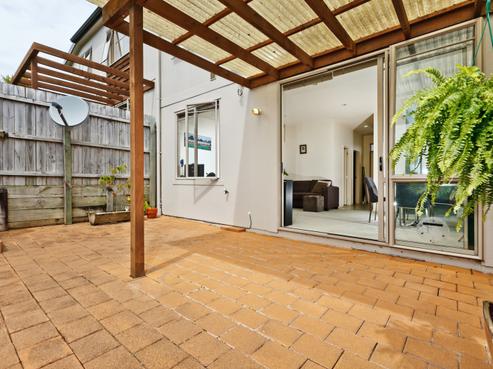 2/30 Fields Parade, Oteha