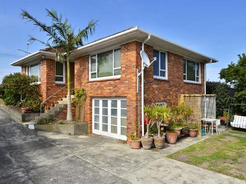 16 Montgomery Avenue, Belmont