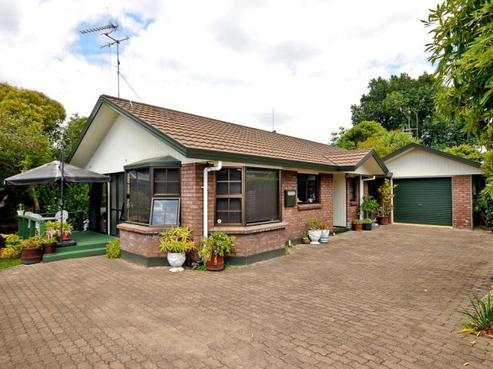 13 Tiffiney Place, Chartwell