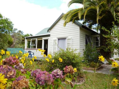 208 Old School Road, Maungakaramea